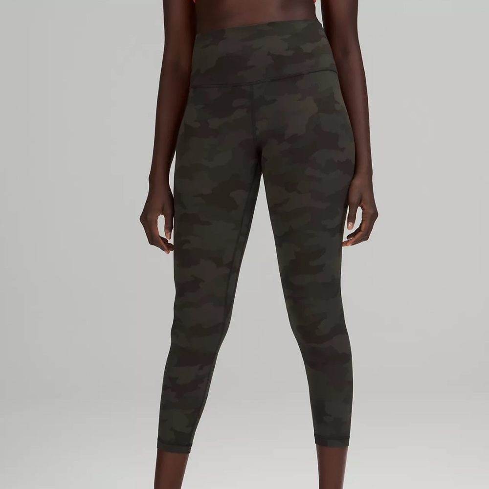 Lululemon high rise legging in Camo 25”